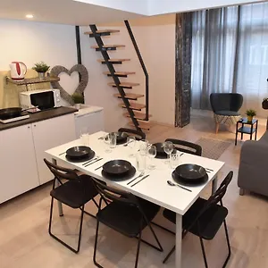  Апартаменты The Apex Residences