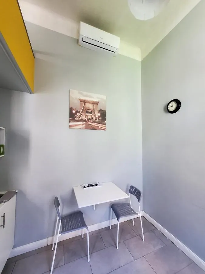 בודפשט Economy Rooms And Apartments